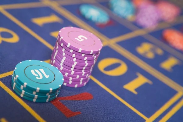 Capsa Banting live dealer table interface on hah303